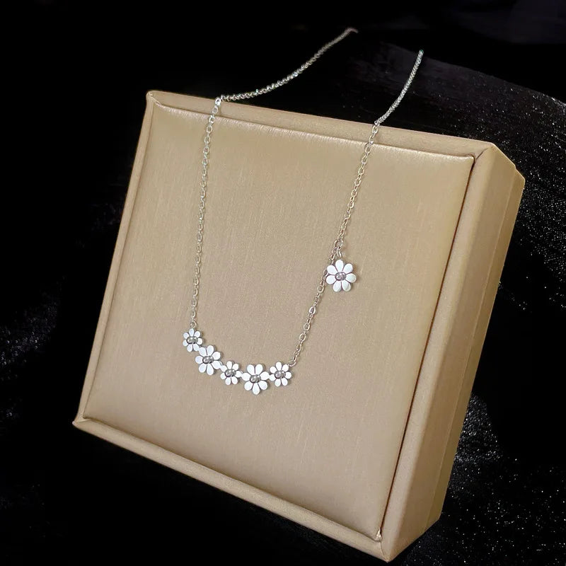 316L Stainless Steel Daisy Pendants Necklace for Elegant Women Exquisite Flower Choker Jewelry Accessories Wedding Party Gifts